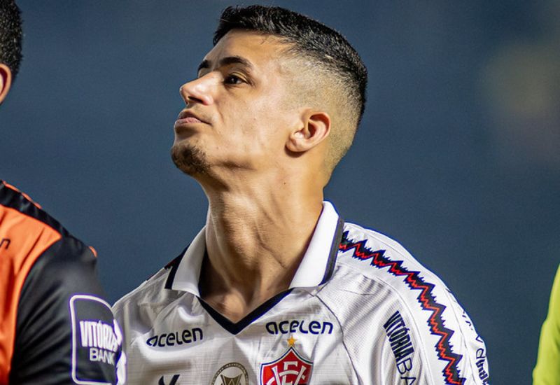 entorse no joelho zagueiro desfalca o Vitória Arena Rubro Negra