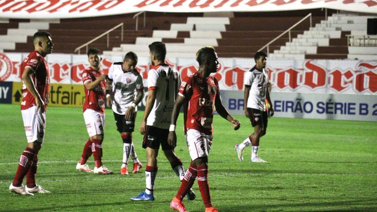 Série B: Vitória cai mais duas posições na tabela com os jogos