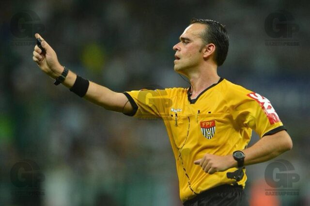 Arbitragem - Dono do Apito