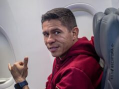 Vitória renova com Osvaldo por mais um ano Osvaldo Vitoria