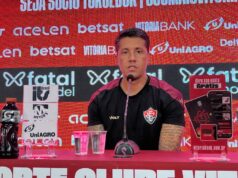 “Me vejo no Vitória”, diz Carpini sobre permanência em 2025 Thiago Carpini 1