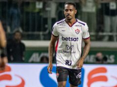 Carpini escolhe jogar com três zagueiros contra o Botafogo Edu Vitoria VictorFerreira