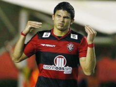 Atacante cria da base do Vitória se aposenta do futebol Elkeson Vitoria Eduardo Martins Futura LANIMA20120502 0018 26