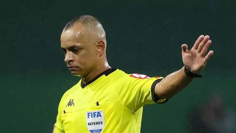 Wilton Pereira Sampaio apita o Ba-Vi decisivo do Baianão 2026