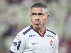 Lateral-esquerdo está fora dos planos para o Ba-VI Terceiro cartao amarelo tira Lucas Esteves do prox0128022300202407271955 scaled