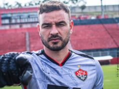 Goleiro do Vitória é afastado do grupo para avaliar propostas Gabriel