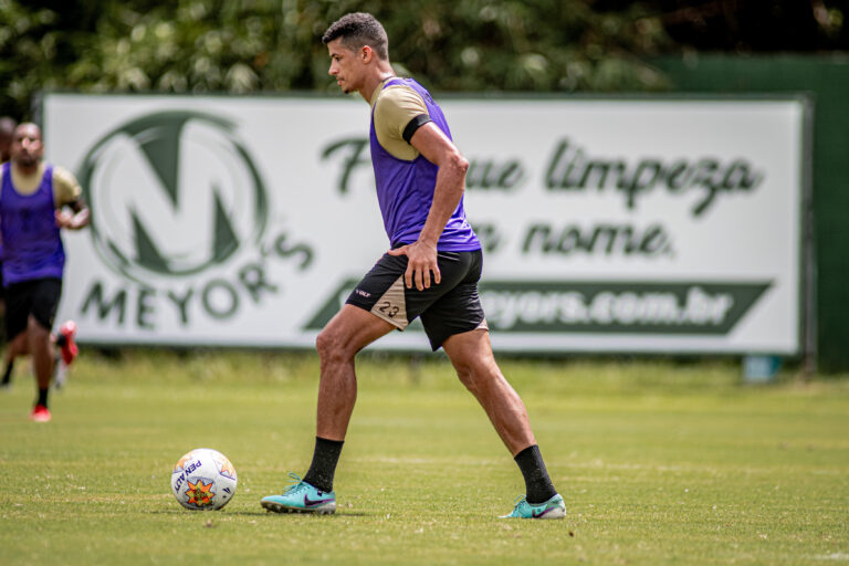 VICTOR FERREIRA 203 scaled