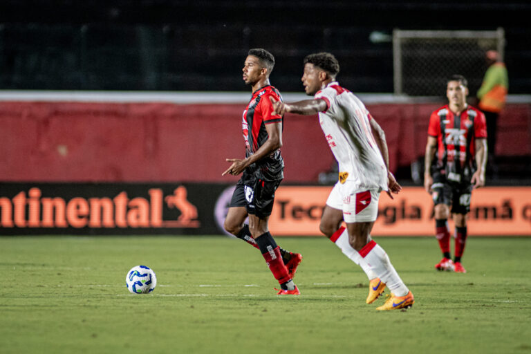 Victor Ferreira 184 2