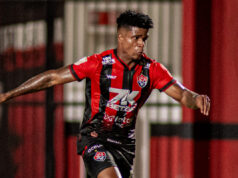 Vitória renova com lateral para 2026 jamerson