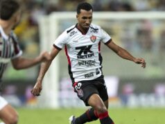 Lucas Braga consegue rescisão indireta do Vitória na Justiça das vaias a redencao ex santos lucas braga e decisivo para o vitoria 1