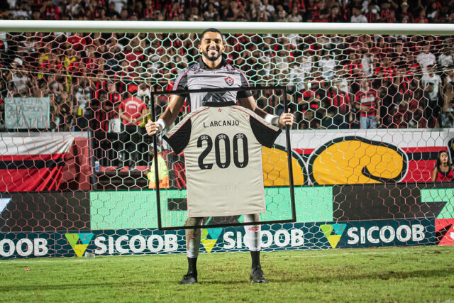 Lucas Arcanjo Lucas Arcanjo 200 jogos pelo Vitória