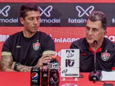 “Temos uma hierarquia aqui”, diz Carpini sobre planejamento Thiago Carpini e Fábio Mota