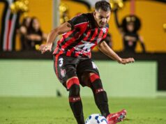 Vitória tem três desfalques para enfrentar o Vasco Ze Marcos