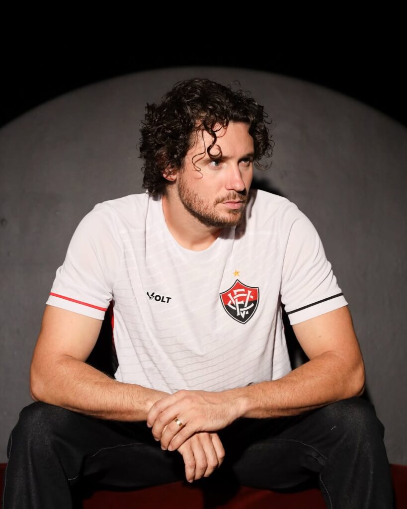 Vitória lança nova camisa 2 para a temporada 2025 1 camisa 2 Vitória 2025 (2)