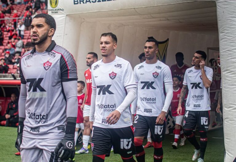 “Precisa de mais confiança”, analisa treinador sobre elenco do Vitória