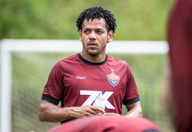 Romarinho Romarinho no treino do Vitória