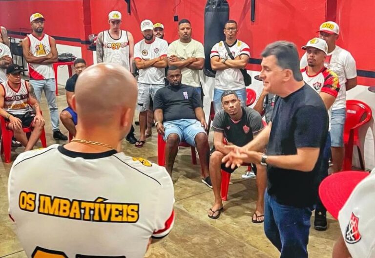 Fábio Mota em reunião com Os Imbatíveis