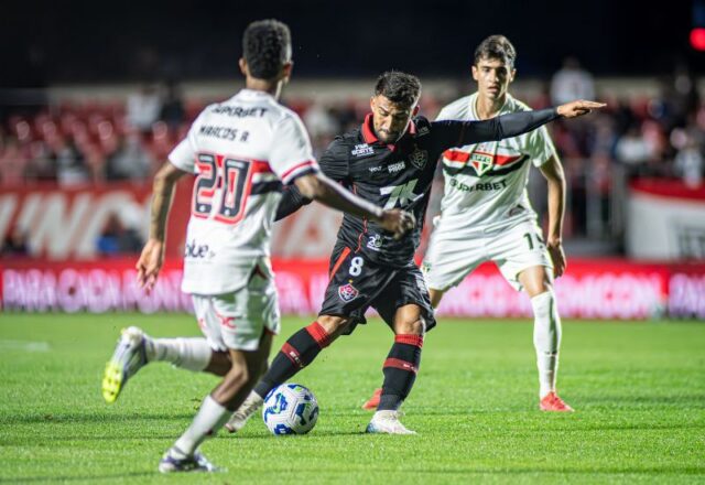 São Paulo 2x0 Vitória São Paulo 2x0 Vitória