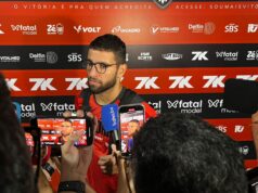 Esquecido por Carpini, volante volta a ser titular no Vitória Pepê em entrevista