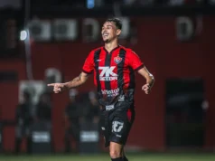 STJD absolve Claudinho e lateral fica livre para atuar pelo Vitória Claudinho