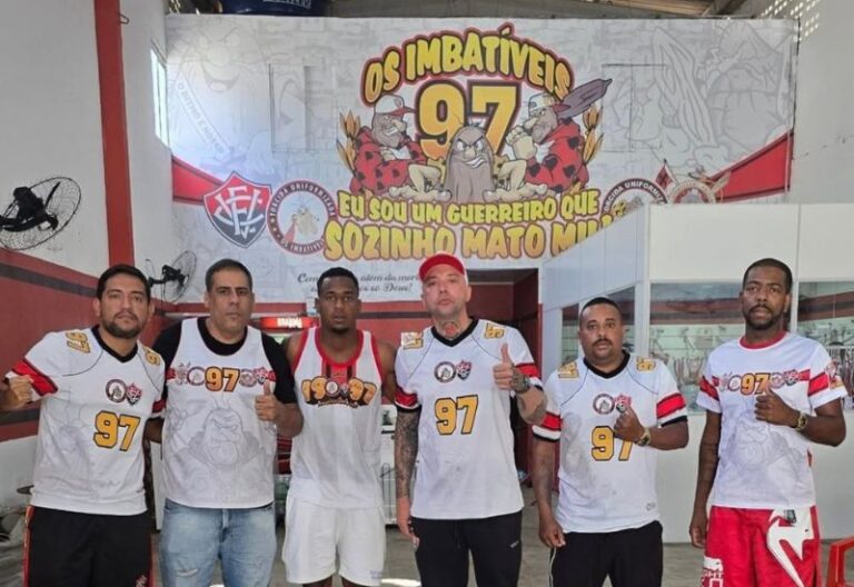 Dudu se reúne com Os Imbatíveis na sede da torcida