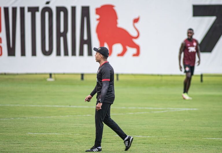 Com Jair Ventura, Vitória dobra número de vitórias no Brasieirão