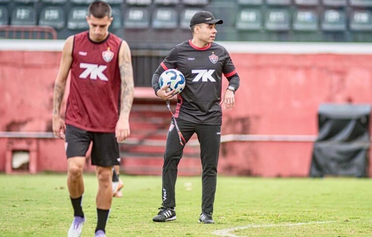 Vitória finaliza preparação em Salvador antes de viagem para enfrentar o Grêmio