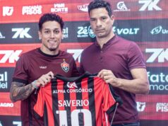 “Não é por que foi contratado que eu tenho que usar”, diz Jair sobre gringos não utilizados Kike Saverio