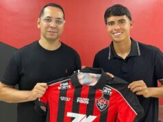 Vitória renova contrato com meia colombiano Nico Celis