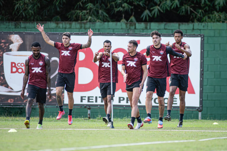 Com coletivo no CT, Vitória segue preparação para encarar o Fortaleza