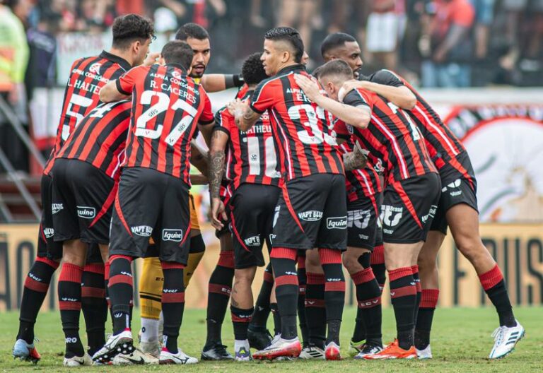 Vitória x Corinthians: onde assistir ao jogo da 30ª rodada do Brasileirão
