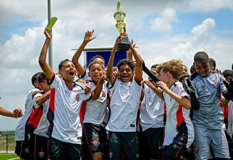 Vitória brilha na base com conquistas e goleadas no fim de semana