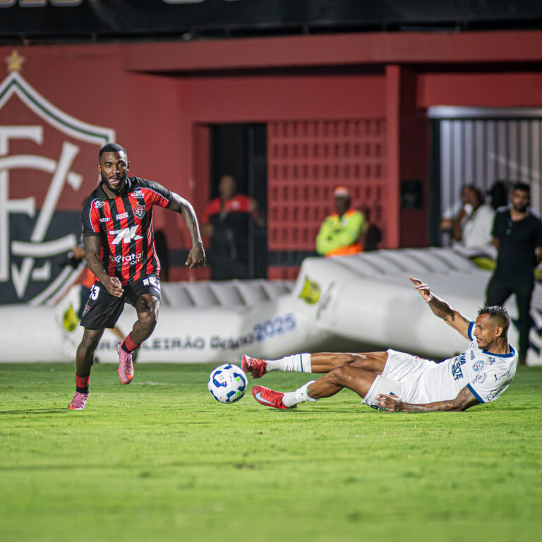 Ba-Vi muda tudo: vitória derruba risco de queda do Vitória no Brasileirão