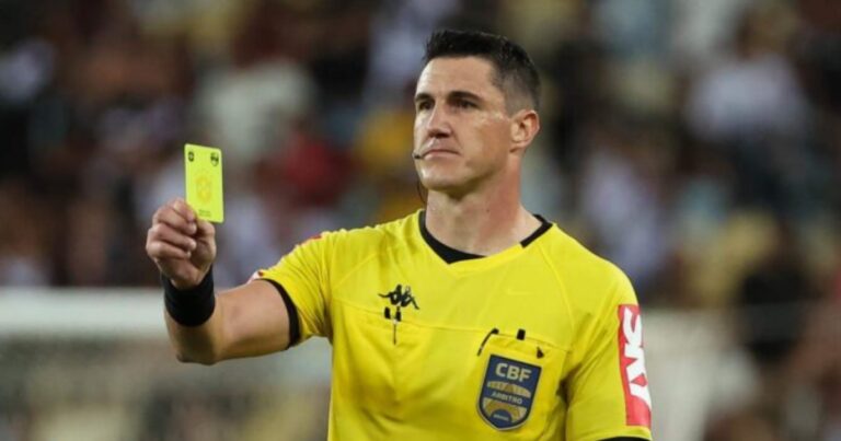 CBF define arbitragem para Santos x Vitória pela 29ª rodada do Brasileirão