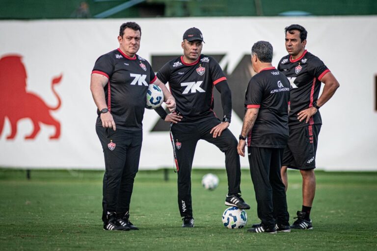 Cláusulas milionárias tiram quatro jogadores do Vitória em jogos chave