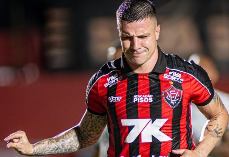 Escalação do Vitória: Renato Kayzer volta ao time titular contra o Mirassol