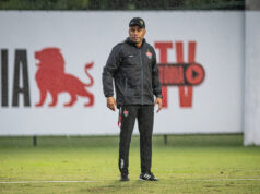 Vitória encerra preparação, inicia concentração e confirma surpresa entre os relacionados