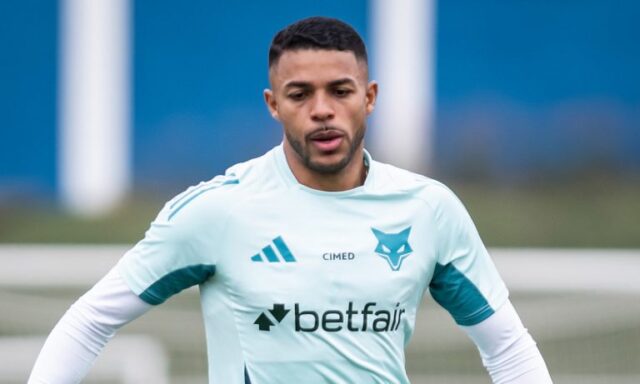 Wanderson-em-treino-do-Cruzeiro-768x461