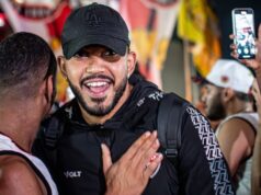 AERONEGO! Torcida do Vitória leva apoio ao time antes de viagem para o Rio de Janeiro