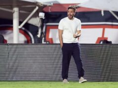 Técnico do Botafogo elogia torcida do Vitória após empate no Barradão