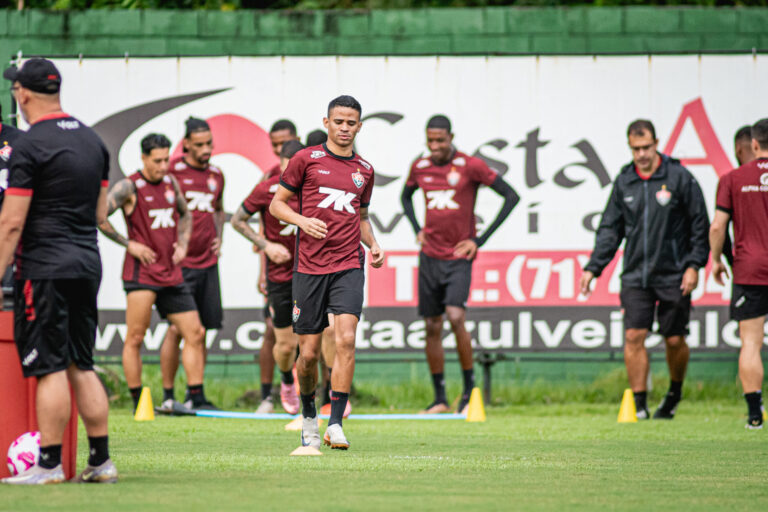 Com retornos importantes, Vitória treina para enfrentar o Palmeiras