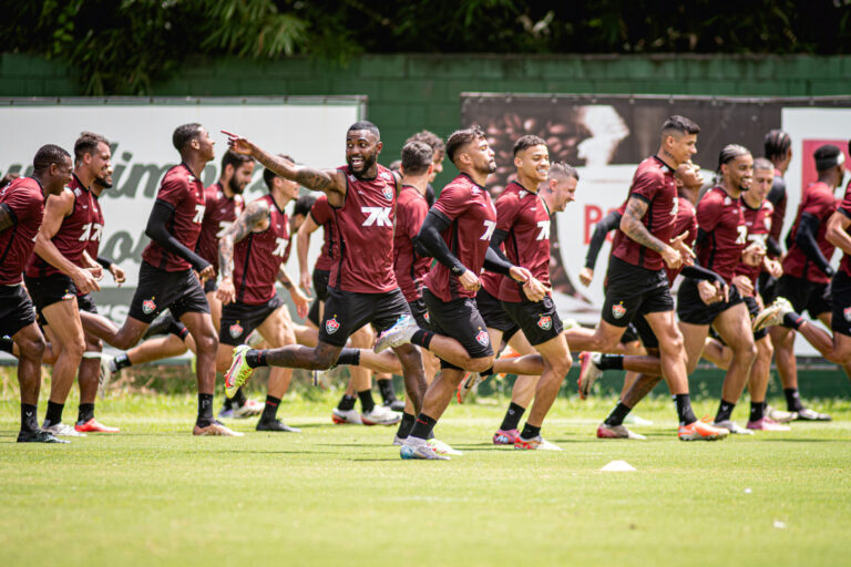 Vitória relaciona 23 jogadores para enfrentar o Bragantino
