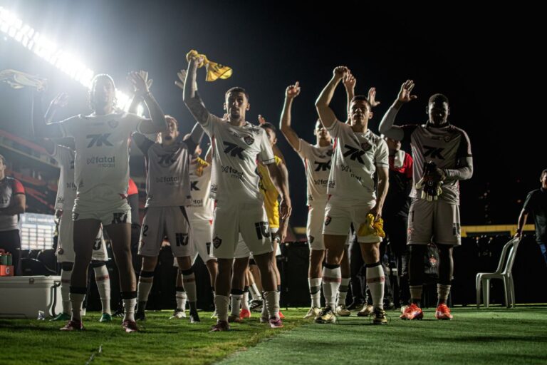 Com empate entre Inter e Santos, Vitória só depende de si para ficar na Série A