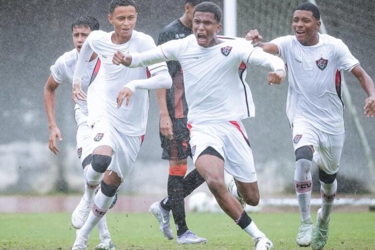Vitória abre vantagem na semifinal do Baianão sub-15 e sub-17