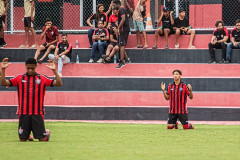 Vitória perde os jogos de ida das finais do Baiano sub-15 e sub-17 no Barradão
