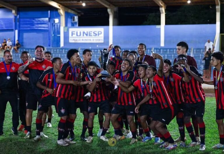 Base do Vitória conquista título nacional