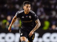 Lateral do futebol europeu entra na mira do Vitória