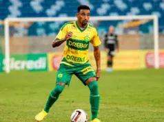 Vitória avança por compra de lateral que disputou a Série B