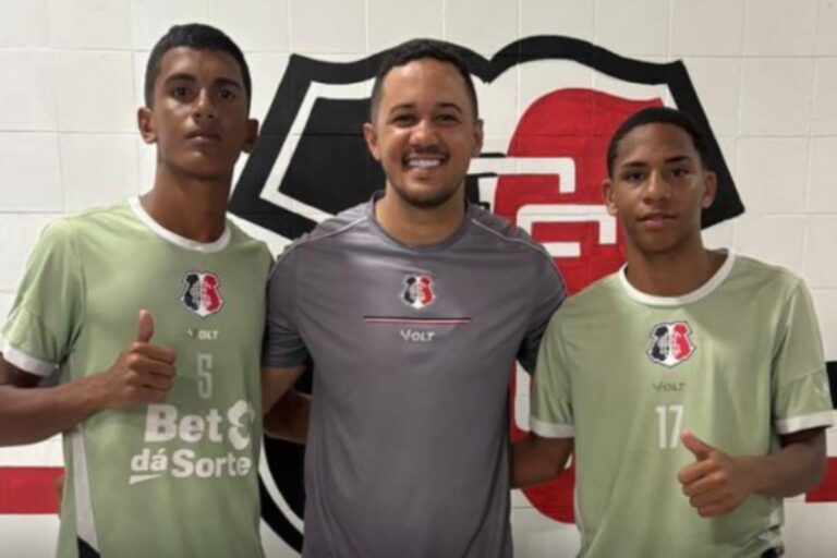 Vitória fecha com jogadores que estavam no Santa Cruz