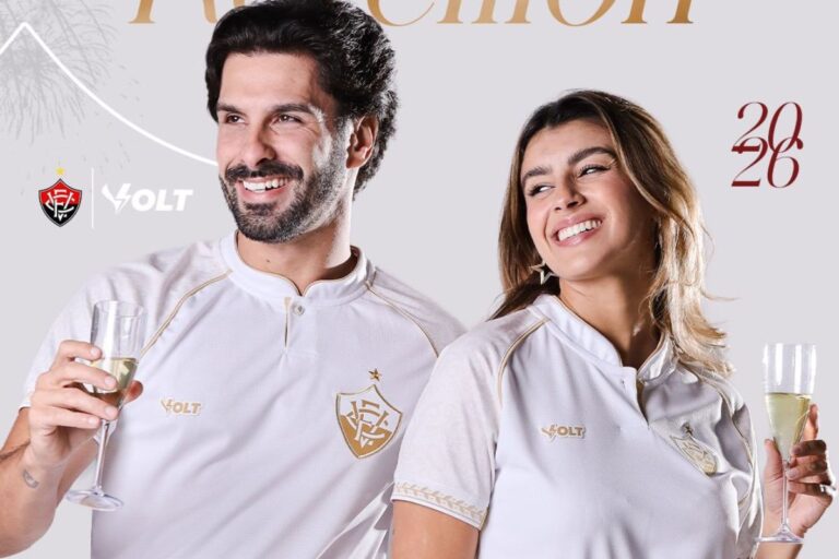 Vitória lança camisa especial de Réveillon